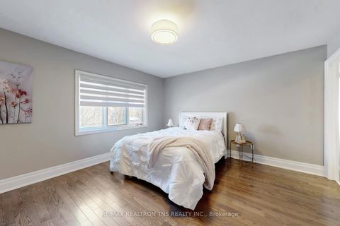 Photo 24 at 11 Delevan Court, Bayview Hill, Richmond Hill