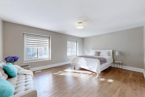 Photo 27 at 11 Delevan Court, Bayview Hill, Richmond Hill