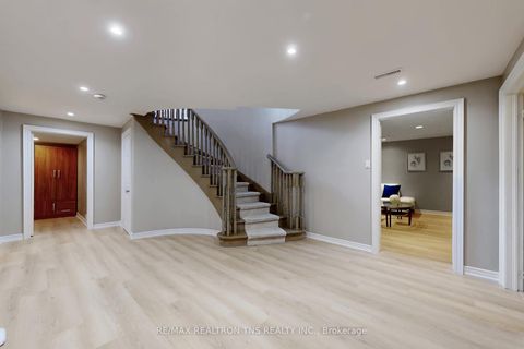 Photo 34 at 11 Delevan Court, Bayview Hill, Richmond Hill