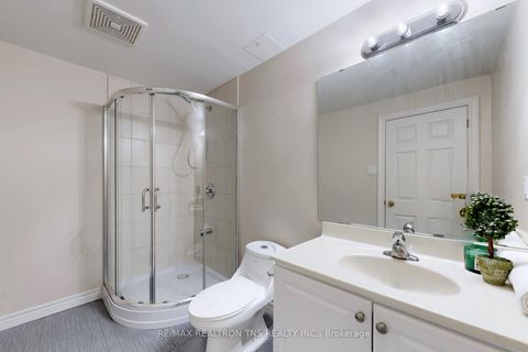 Photo 41 at 11 Delevan Court, Bayview Hill, Richmond Hill