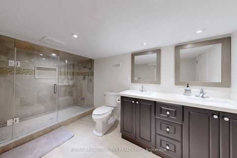 Photo 45 at 11 Delevan Court, Bayview Hill, Richmond Hill