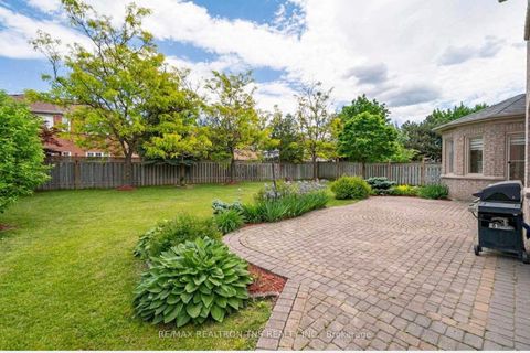 Photo 46 at 11 Delevan Court, Bayview Hill, Richmond Hill