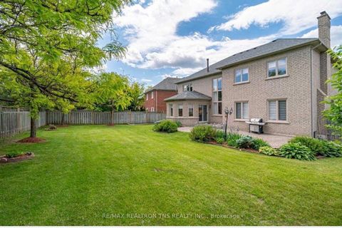 Photo 48 at 11 Delevan Court, Bayview Hill, Richmond Hill