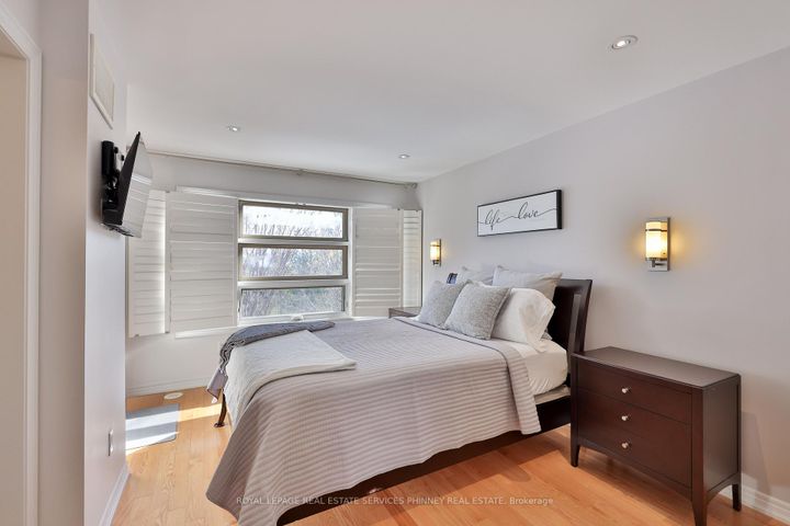 Photo 17 at 15 - 2460 Prince Michael Drive, JC Joshua Creek, Oakville