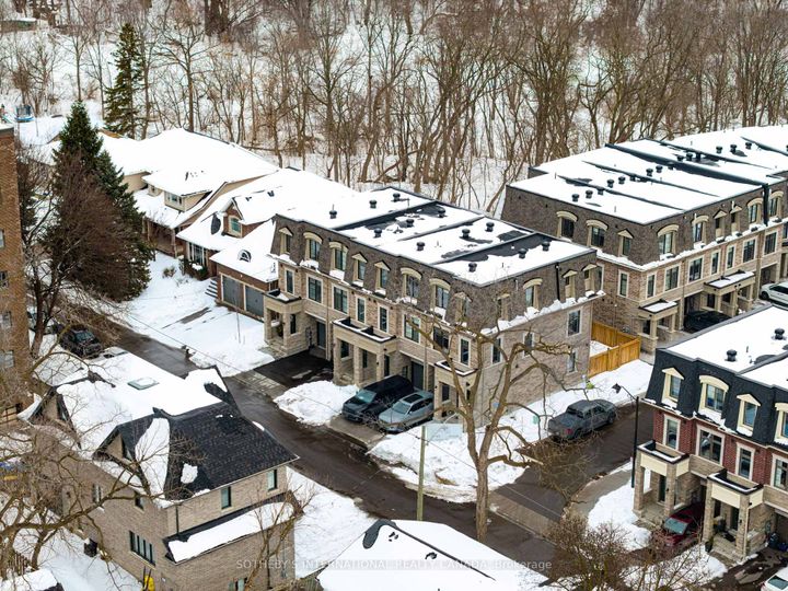 Photo 3 at 197 Wyndham Street, Streetsville, Mississauga