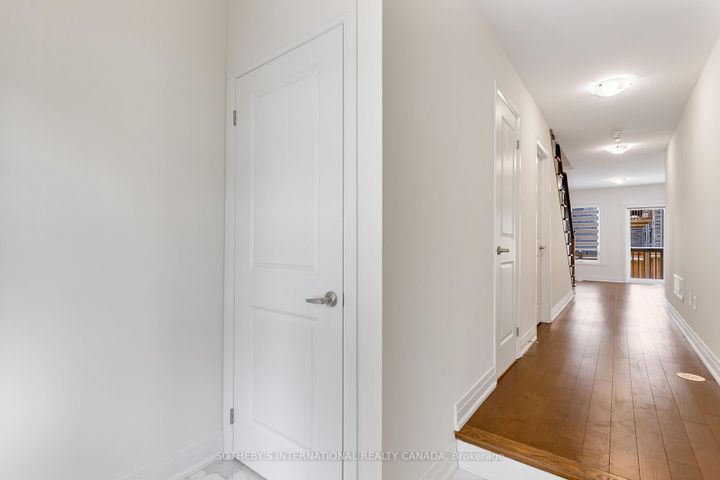 Photo 5 at 197 Wyndham Street, Streetsville, Mississauga