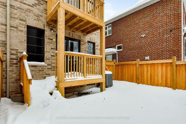 Photo 10 at 197 Wyndham Street, Streetsville, Mississauga