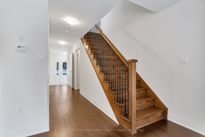 Photo 12 at 197 Wyndham Street, Streetsville, Mississauga