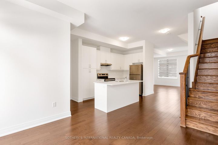 Photo 17 at 197 Wyndham Street, Streetsville, Mississauga