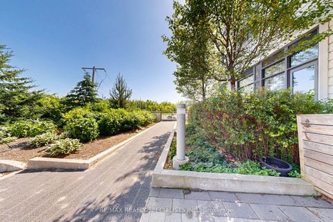 Photo 3 at 10 - 233 Broward Way, Rural Innisfil, Innisfil