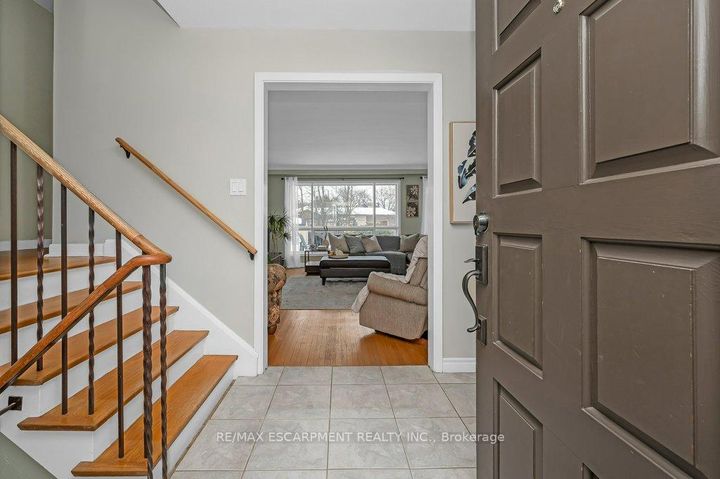 Photo 4 at 345 Sandlewood Road, WO West, Oakville