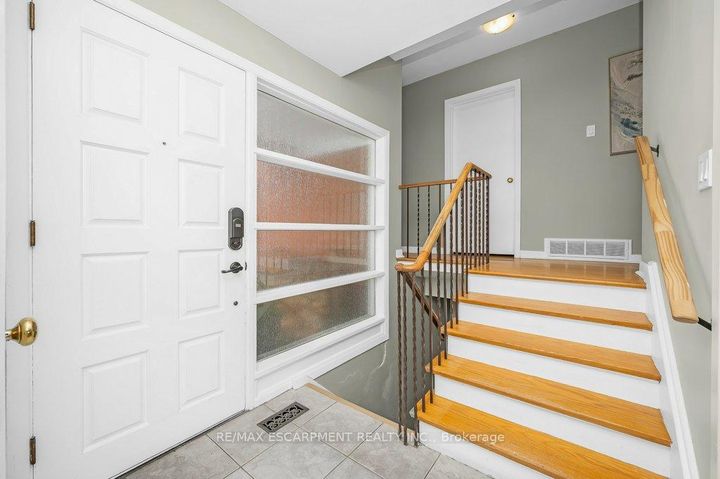 Photo 5 at 345 Sandlewood Road, WO West, Oakville