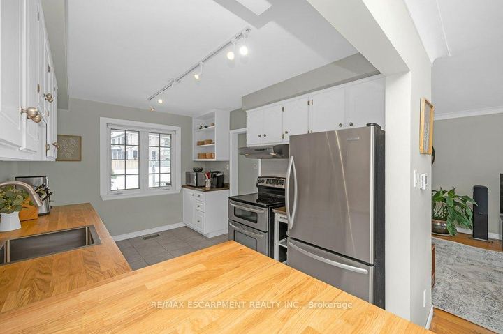 Photo 16 at 345 Sandlewood Road, WO West, Oakville