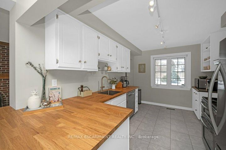 Photo 17 at 345 Sandlewood Road, WO West, Oakville