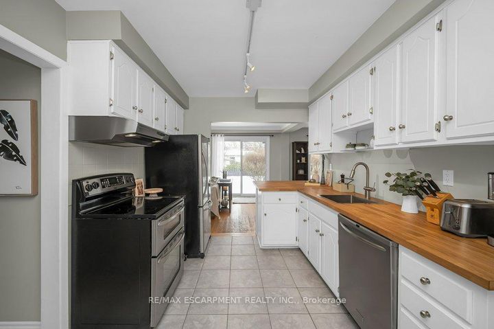 Photo 20 at 345 Sandlewood Road, WO West, Oakville