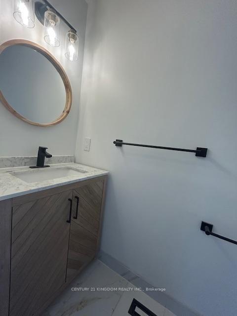 Photo 5 at 1 Seton Park Road, Flemingdon Park, Toronto