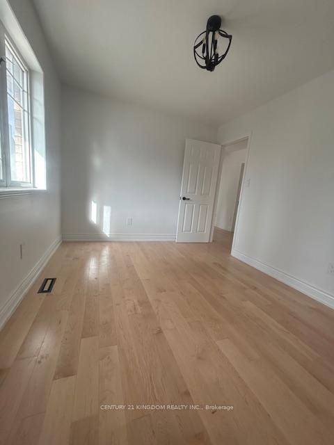 Photo 19 at 1 Seton Park Road, Flemingdon Park, Toronto