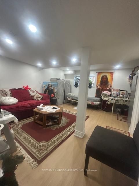 Photo 25 at 1 Seton Park Road, Flemingdon Park, Toronto