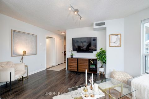 Photo 4 at 714 - 410 Queens Quay W, Waterfront Communities C1, Toronto