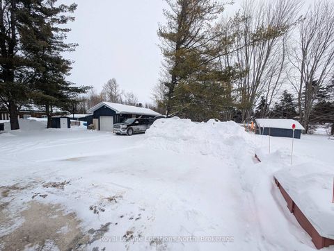Photo 4 at 236 Phillips Street, Stayner, Clearview