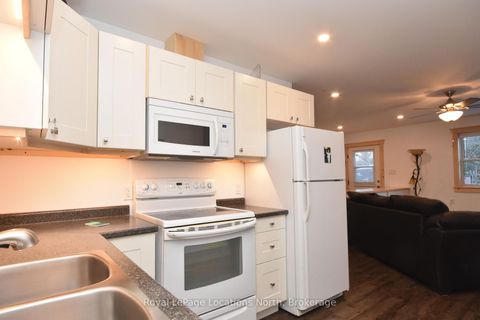 Photo 9 at 236 Phillips Street, Stayner, Clearview