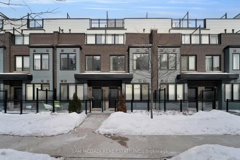 Photo 0 at 14 - 1150 Stroud Lane, Clarkson, Mississauga