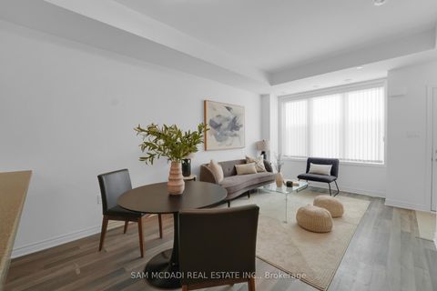 Photo 3 at 14 - 1150 Stroud Lane, Clarkson, Mississauga