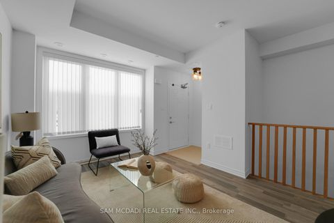 Photo 4 at 14 - 1150 Stroud Lane, Clarkson, Mississauga