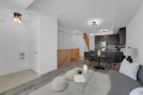 Photo 5 at 14 - 1150 Stroud Lane, Clarkson, Mississauga