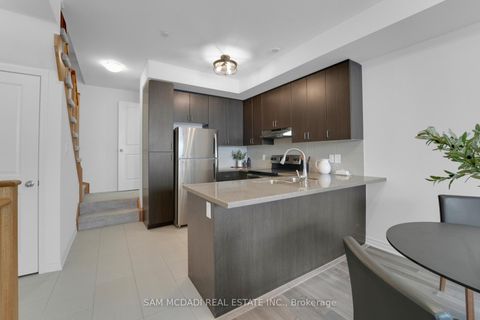 Photo 6 at 14 - 1150 Stroud Lane, Clarkson, Mississauga