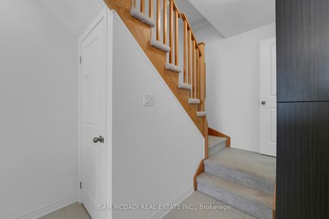 Photo 9 at 14 - 1150 Stroud Lane, Clarkson, Mississauga