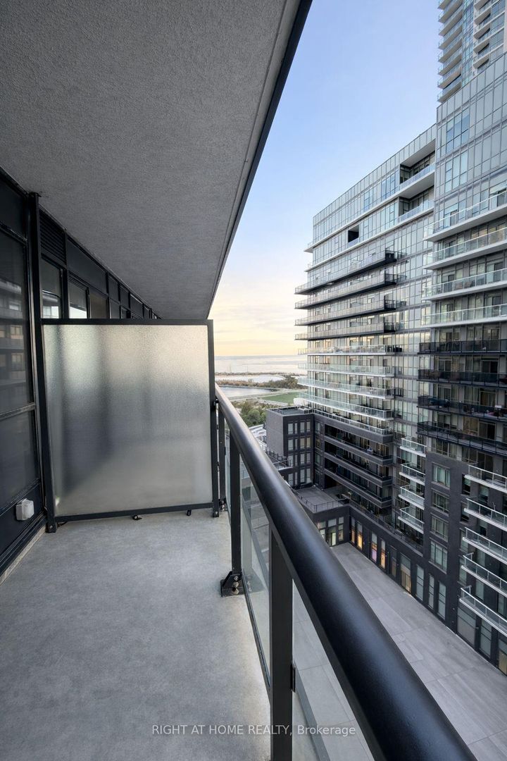 Photo 8 at 1003 - 39 Annie Craig Drive, Mimico, Toronto