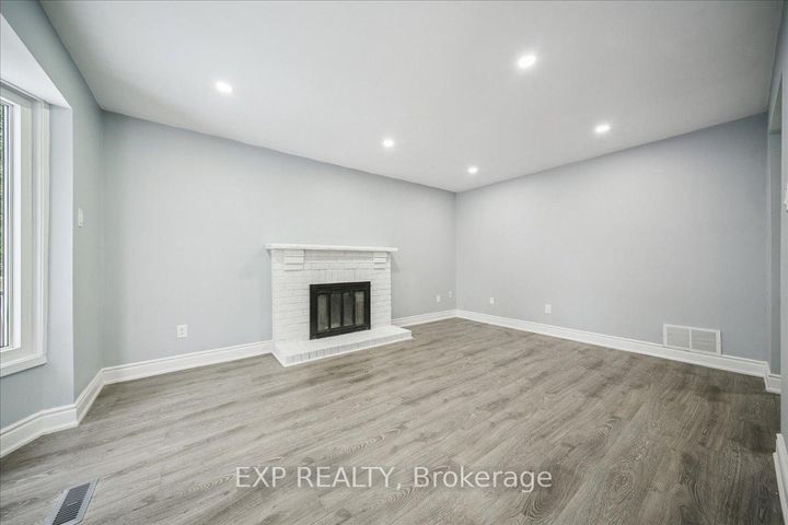 Photo 35 at 44 Newcastle Crescent, Westgate, Brampton