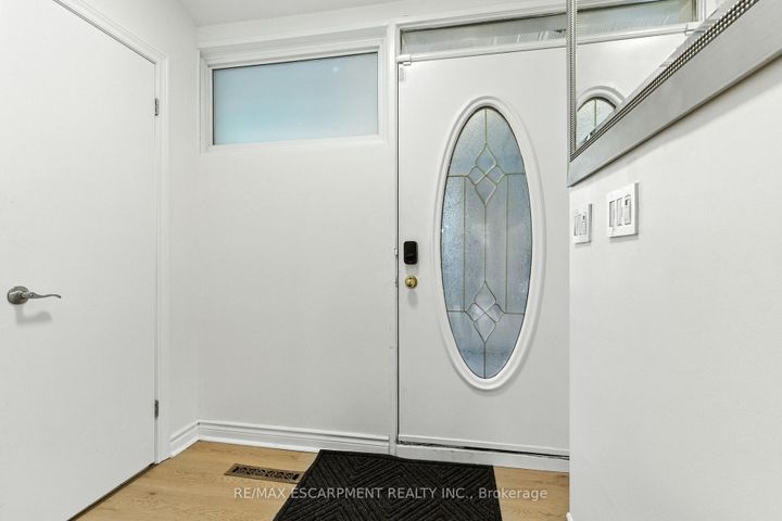 Photo 5 at 230 South Service Road, Mineola, Mississauga