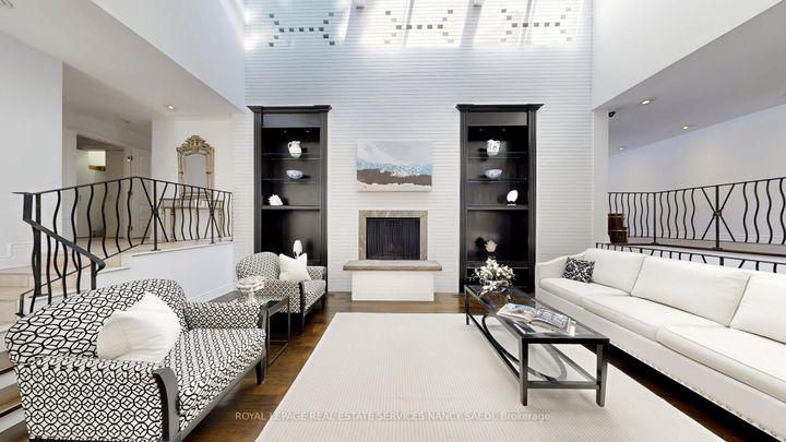 Photo 3 at 62 Wimpole Drive, Windfields, Toronto