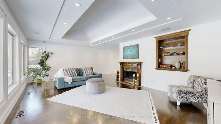 Photo 13 at 62 Wimpole Drive, Windfields, Toronto