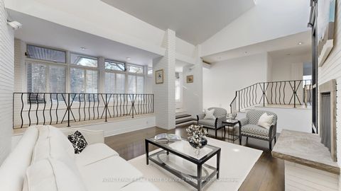 Photo 2 at 62 Wimpole Drive, Windfields, Toronto