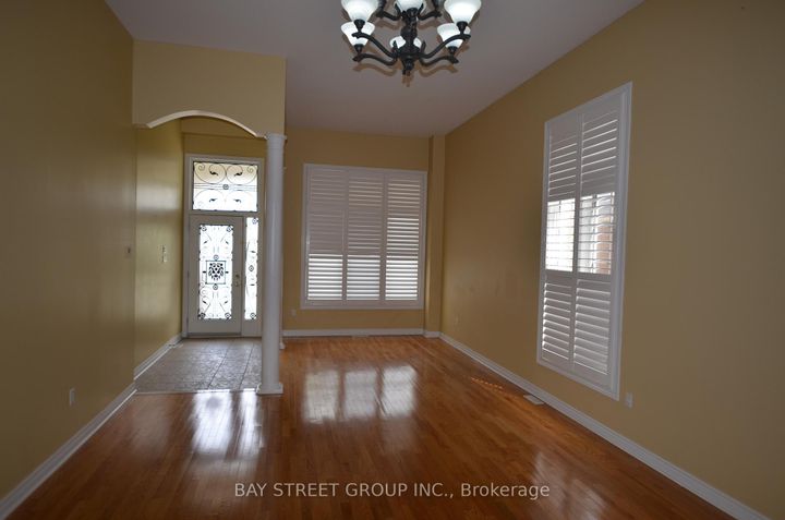 Photo 3 at 6 Everingham Circle, Wellington, Brampton