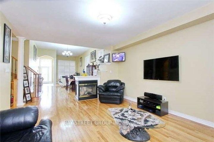 Photo 5 at 6 Everingham Circle, Wellington, Brampton