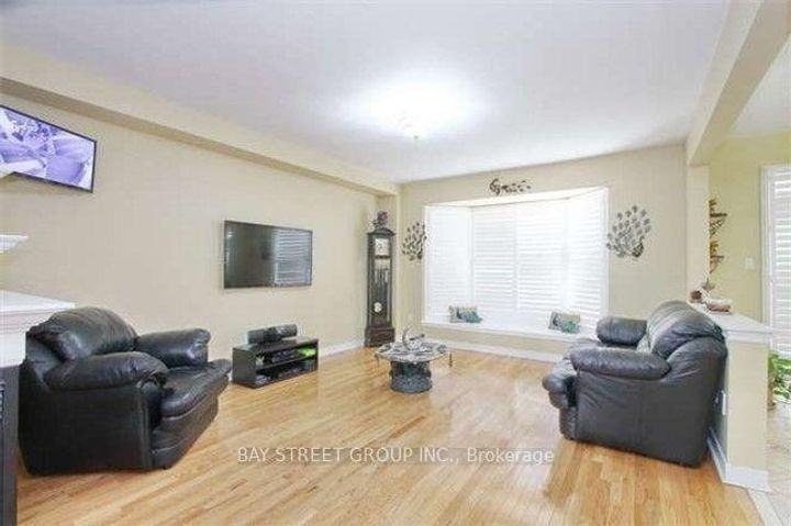 Photo 8 at 6 Everingham Circle, Wellington, Brampton