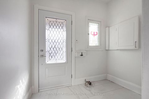 Photo 3 at 232 Pearson Avenue, Swansea, Toronto