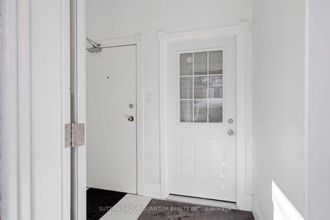 Photo 4 at 232 Pearson Avenue, Swansea, Toronto