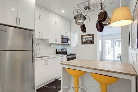 Photo 6 at 232 Pearson Avenue, Swansea, Toronto