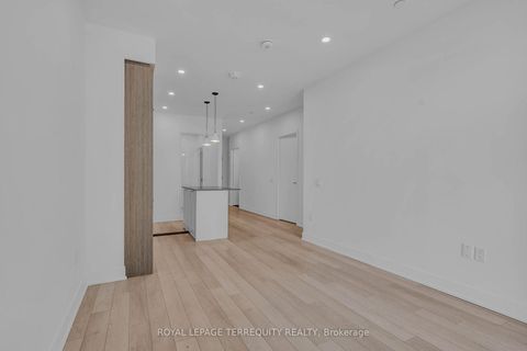 Photo 11 at 116 - 50 George Butchart Drive, CFB, Toronto