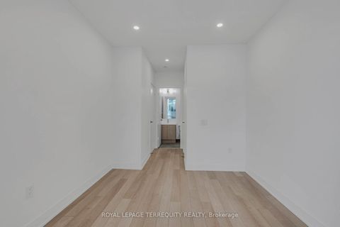 Photo 16 at 116 - 50 George Butchart Drive, CFB, Toronto