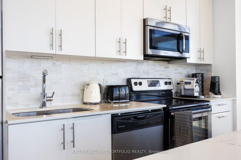 Photo 8 at 3410 - 105 The Queensway Avenue, Swansea, Toronto