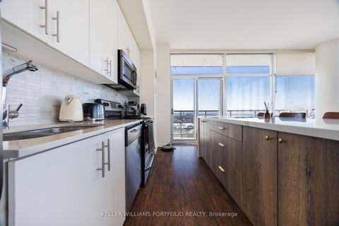 Photo 11 at 3410 - 105 The Queensway Avenue, Swansea, Toronto