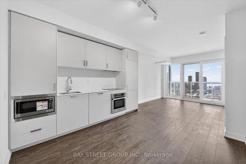 Photo 7 at 2809 - 88 QUEEN Street, Yonge Corridor, Toronto