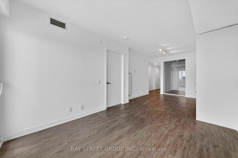 Photo 13 at 2809 - 88 QUEEN Street, Yonge Corridor, Toronto