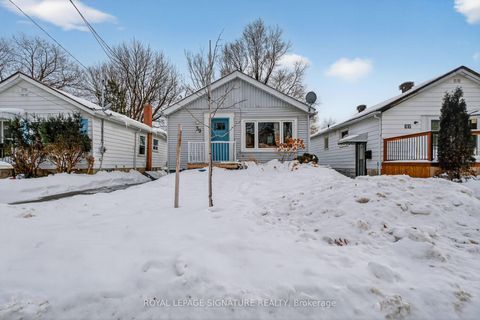 Photo 1 at 39 Rhydwen Avenue, Cliffside, Toronto